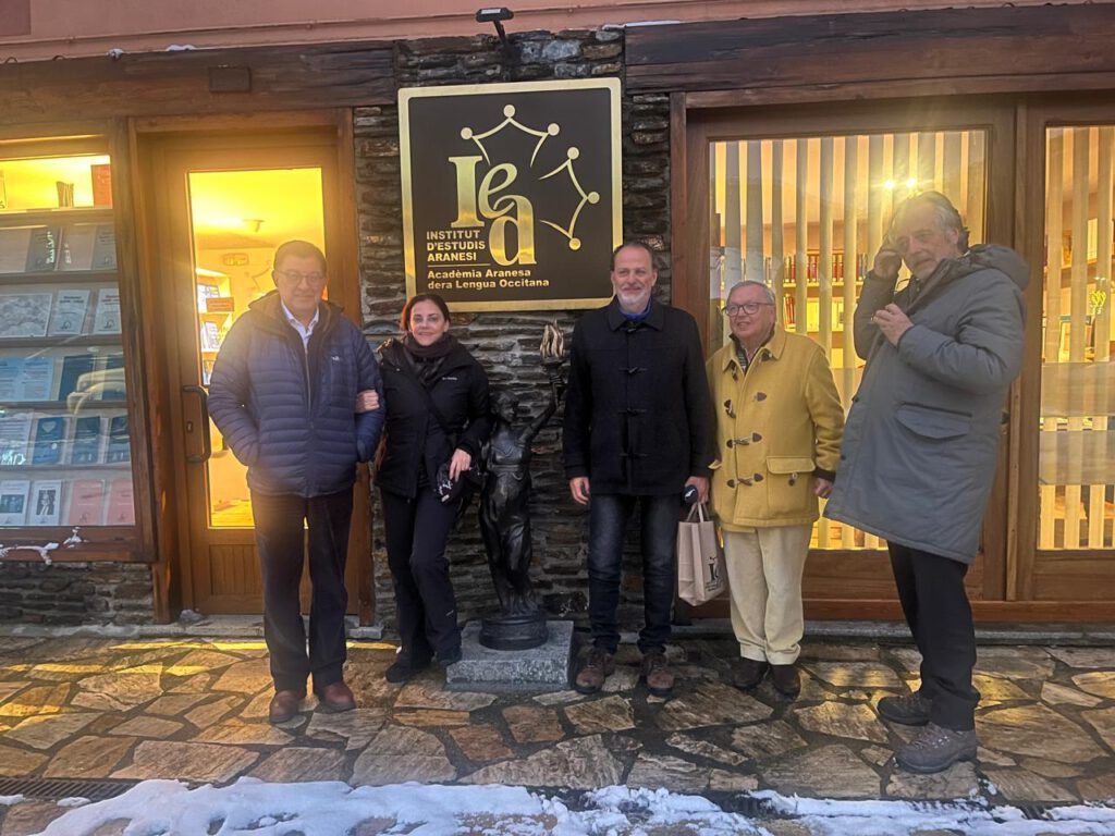 Juan Mata, Mónica Cejudo e Josep Lluis Ginovart visiten era Acadèmia